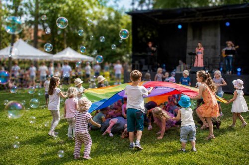 Rodzinny piknik artystyczny