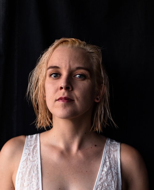Spotkanie z Alicją Smotryś wokół wystawy fotografii pt. „Bądź”